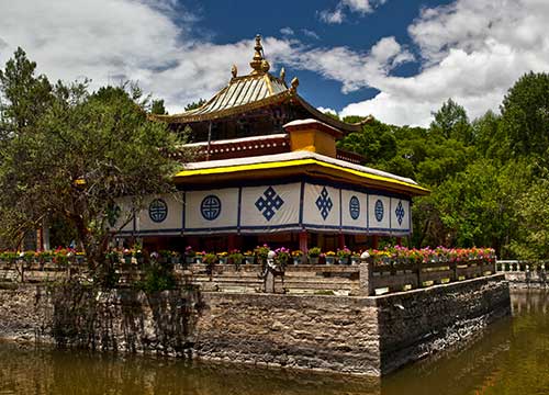 9 Days Lhasa to Kathmandu Overland Tour via Everest