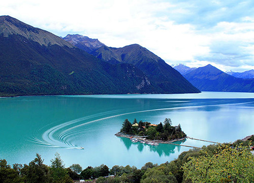 9 Days Lhasa-Nyingchi-Yamdroktso-Shigatse Tour