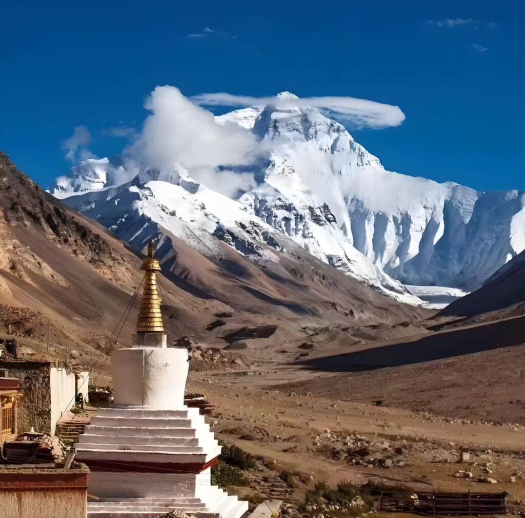 Everest above the Rongbuk Monastery chorten